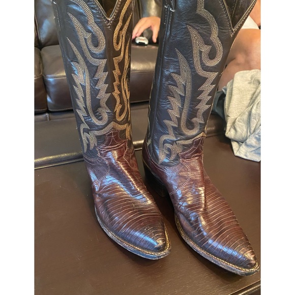 Dark Brown Justin cowboy boots. Snakeskin and leather . GUC . *These are unisex - Picture 1 of 4